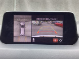 狭い場所での駐車やすれ違いなどでより的確な運転操作に役立つ360&deg;ビューモニターが装備されています。