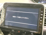 【メーカー純正10インチナビ】インテリアに溶け込むスタイリッシュな「専用設計」メーカーナビを装備♪視認性や操作性など基本性能にも優れ、より上質なカーライフをお楽しみいただけます。