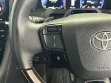 運転中、オーディオの操作をしてて、ハッとしたことはありませんか?ステアリングスイッチは、運転中でもハンドルでオーディオの操作が可能です。安全なドライブをサポートします。