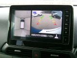 アラウンドビューモニター付きです 上から見たイメージで駐車出来ますので車庫入れの苦手な方も楽に駐車出来ます♪