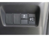 【横滑り防止装置】ドライバーの安全運転をアシストしてくれる装備が充実しています☆ドライバーの不安を安心へと変えてくれますね。