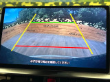 【バックカメラ】駐車時に後方がリアルタイム映像で確認できます。大型商業施設や立体駐車場での駐車時や、夜間のバック時に大活躍!運転スキルに関わらず、今や必須となった装備のひとつです!