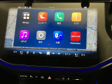 新しくなったセンターコンソールはスマートフォンを操作するような感覚でナビから車両の設定までが可能です。