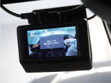 ◆ドライブレコーダー◆映像・音声などを記録する自動車用の装置です。 もしもの事故の際の記録はもちろん、旅行の際の思い出としてドライブの映像を楽しむことができます。