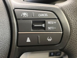 【アダプティブクルーズコントロール】高速道路での長距離走行が楽に!!自動で速度を保つクルーズコントロールが、衝突軽減システムと連携し、前方の車両を感知して車間を保つように速度調節してくれます!!
