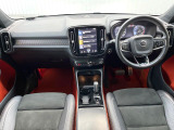XC40 T4 AWD Rデザイン 4WD 