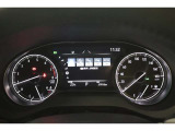 マルチインフォメーションディスプレイ付きのメーターです!エコ運転へ導く多彩な情報を表示してくれます。