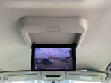 【 後席モニター 】 ミニバンのマストアイテムの後席モニターで車内みんな退屈せずにドライブできます