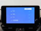 パノラミックビューモニター付きです。車両を上から見たような映像をディスプレイオーディオ画面に表示。運転席からの目視だけでは見にくい、車両周辺の状況をリアルタイムでしっかり確認できます。