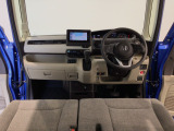 【前方視界】開放的な前方視界!運転がしやすく疲れにくいです♪窓が大きく、見通しがとっても良いおクルマですよ♪