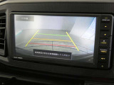 【バックモニター】・・・気になる後ろの見通しも、車庫入れに大活躍☆運転が困難な場所でも、しっかりサポート!心強い味方のモニターです♪
