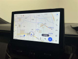 お出かけに便利なカーナビ付き。T-Connectご契約で初度登録から5年間は無料で自動地図更新のナビが利用可能です。
