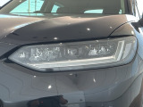 LEDヘッドライトは、点灯の瞬間から最大光量を発揮し、突然暗くなるトンネルなどでの安定感を高めます。