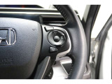 Hondaセンシングの機能のひとつ、アダプティブクルーズコントロール付!アクセルから足を離しても設定したスピードと前車との車間を保ち走行してくれます!車線維持もアシスト☆高速道路で疲労軽減ですね☆