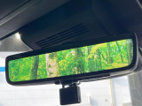 【デジタルインナーミラー】後席の大きな荷物や同乗者で後方が確認しづらい時でも安心!カメラが撮影した車両後方の映像をルームミラー内に表示。クリアな視界で状況の確認が可能です!