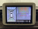 パノラミックビューモニター付きです。車両を上から見たような映像をディスプレイオーディオ画面に表示。運転席からの目視だけでは見にくい、車両周辺の状況をリアルタイムでしっかり確認できます。