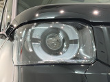 LEDヘッドライトは、点灯の瞬間から最大光量を発揮し、突然暗くなるトンネルなどでの安定感を高めます。