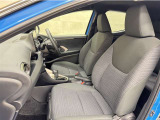 トヨタ中古車「まるごとクリーニング」施工済。外装はもちろん内装はシートを外して見えない所まで徹底洗浄しています。