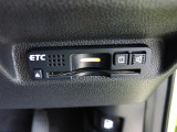 ETC付。高速道路の料金所はキャッシュレスで通過です。サービスエリア等にあるスマートインターの出入口も利用可能でとっても便利。ご納車後すぐにお使い頂けるようセットアップしてのお渡しとなります。