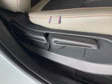 運転席/助手席シートヒーターで寒い日もすぐに温かくなり快適に過ごせます。3段階の温度調整が可能です。