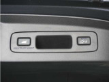 ◆予約クローズ機能付きパワーテールゲート◆キーや運転席のボタン、ハンズフリー機能など多彩なアクセスで自動開閉できます。