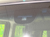 【シティブレーキアクティブシステム】低速走行中に前方の車両等を認識し、衝突しそうな時は警報とブレーキで衝突回避と被害軽減をアシスト。より安全にドライブをお楽しみいただけます。