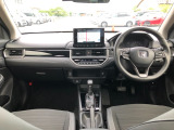 【インパネ全体】手が届きやすく、どなたでも運転しやすいです。シンプルで使いやすい設計になっています!
