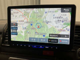 社外ナビを装備。タッチパネル式で使いやすく、お出かけもラクラクです。
