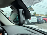 ITSスポット対応ETC車載器システム内蔵自動防眩ルームミラーが付いております。