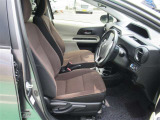 視界が広く、すっきりとした空間が運転がしやすく居心地が良い運転席です