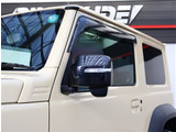 【車屋】として、長く車業界に従事した経験豊富なスタッフが多数在籍しております。