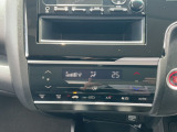 オートエアコン付きでいつでも車内快適☆