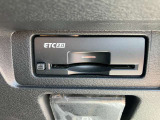 ETC2.0を装備しております。高速道路での渋滞情報取や従来のETCより通行料金がお安くなる場合がございます。