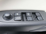 運転席のパワーウインドースイッチ部です。よく触れる場所だからこそ、使用状態があらわれますよね。ぜひこうした所もチェックしてください。