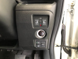 【両側電動スライドドア】リモコンや運転席のスイッチ操作のほか、ドアハンドルを少し引くだけでリアドアが自動開閉します♪