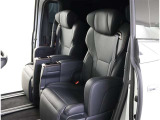 ゆとりある広々とした車内空間は、ドライブを始め買い物やレジャーなど、幅広く活躍します。一人でもみんなとでもお出かけを楽しみましょう!