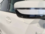 【BMWミラー】視認性の高いスタイリッシュなミラー。自動防眩機能も付いており夜間のドライビングをサポートします。