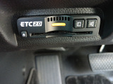 ETC付。高速道路の料金所はキャッシュレスで通過です。サービスエリア等にあるスマートインターの出入りも利用可能でとっても便利。ご納車後すぐにお使い頂けるようセットアップしてのお渡しとなります。