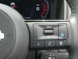 運転支援機能・プロパイロット搭載。 設定した速度で定速走行でき、先行車に自動で追従走行も可能です。さらにハンドル支援機能もあり、車線の中央を走るように制御してくれます。