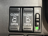 【両側パワースライドドア】スマートキーや運転席のスイッチで後席両側スライドドアの開閉が可能♪電動だから力を入れてドアを開ける必要が無く、小さなお子様でも簡単に開け閉めでき快適です♪