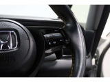 Hondaセンシングの機能のひとつ、アダプティブクルーズコントロール付!アクセルから足を離しても設定したスピードと前車との車間を保ち走行してくれます!車線維持もアシスト☆高速道路で疲労軽減ですね☆