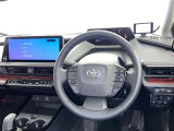 運転席まわりです。 各操作スイッチは使いやすい位置に配置されてます。