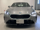 BMW代表的な特徴のキドニーグリル。BMWのすべてのモデルに採用され、BMWらしさを強調しております。