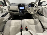見通しの良いすっきりとした視界で誰でも運転しやすいです。運転のしやすさは疲れにくさにもつながりますよ♪
