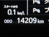 ワンオーナー車で走行距離の少ないアクアです。