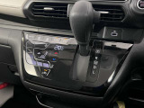 操作が簡単なシフトレバーですのでストレスなく運転が出来ますよ!