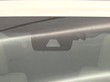 【トヨタセーフティセンス】走行中に前方の車両等を認識し、衝突しそうな時は警報とブレーキで衝突回避と被害軽減をアシスト。より安全にドライブをお楽しみいただけます。