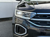 LEDマトリックスヘッドライト「IQ.LIGHT」。対向車や先行車を検知し、LEDを個別制御。まぶしさを抑えながら、夜間の視界をしっかり確保。