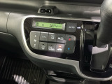オートエアコンがついていますので、簡単操作で快適に過ごせます。希望の温度に自動調整してくれるのが便利です。
