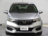 Hondaのデザインアイデンティティーの「ソリッド・ウイング・フェイス」を具現化しました。Hondaの象徴「H」マークを中心にフロントグリルからヘッドライトまでを1つのつながりとしてデザインしました。